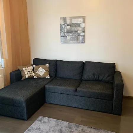 Apartment Modern With Sauna Nearby Airport